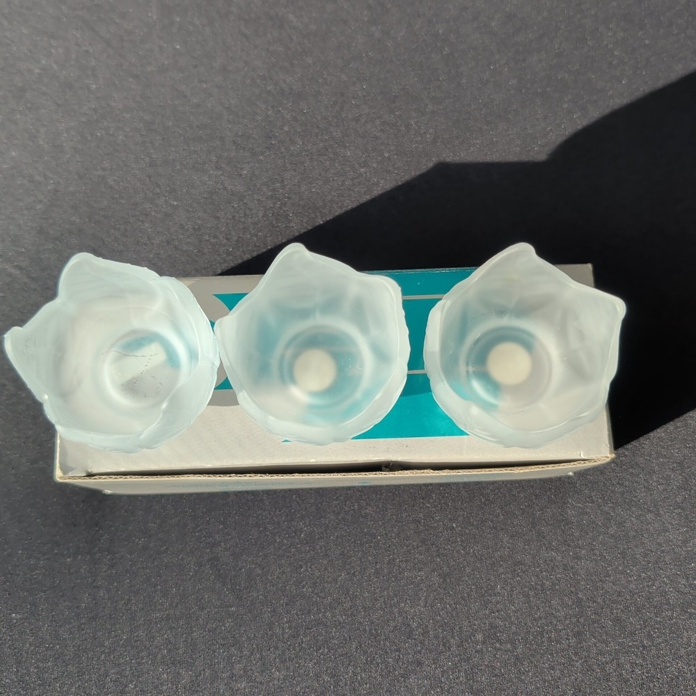 Set of 3 Partylite Frosted Lotus Blossom Glass Votive Candle Holders P0290 - Picture 3 of 10